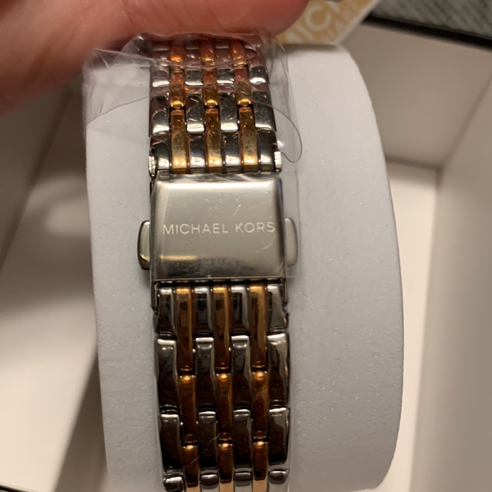 Michael Kors Watch - Picture 8 of 8